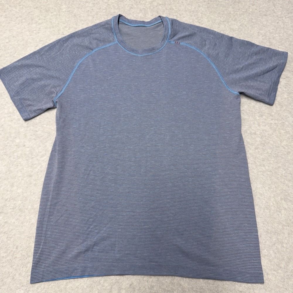 Lululemon Metal Vent Tech Shirt Mens Large Blue Striped Short Sleeve Performance
